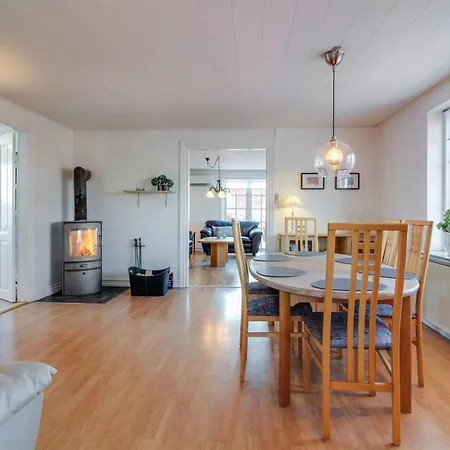 Fraþulf - 6km From The Sea By Interhome